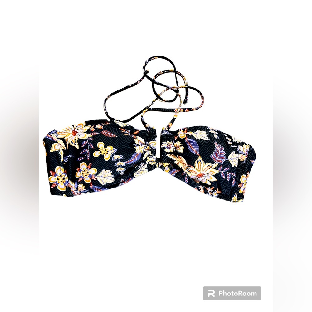 NWT Shade & Short bathing suit top
